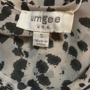 Great blouses for dinner date or casual family dinners.